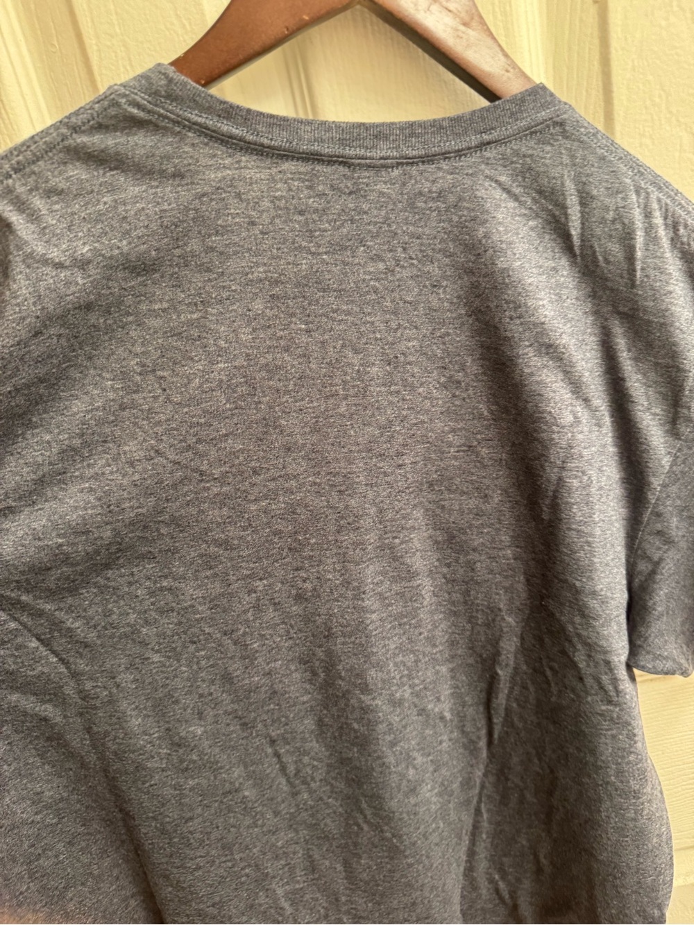 Gildan Gray Tee with Yellow Dave Matthews Band Logo - Picture 3 of 3